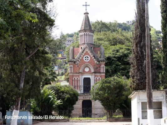 12 tumbas icónicas del Cementerio General de Comayagüela en el Distrito Central