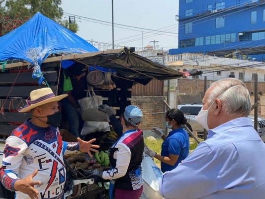 Precandidatos ya andan en campaña política y presumen su lado más 'humilde'