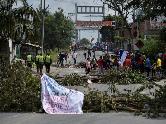 FOTOS: Miles marchan en tercer día de paro nacional contra Iván Duque  