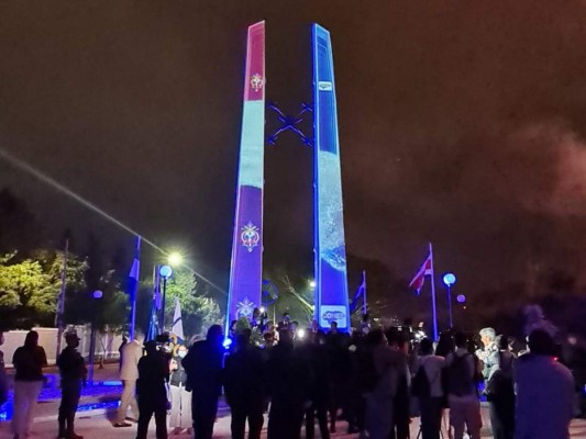 FOTOS: Así fue la inauguración del 'Monumento Obelisco Bicentenario'