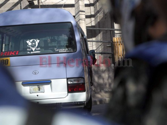 Dramáticas fotos del tiroteo que dejó dos muertos en bus rapidito