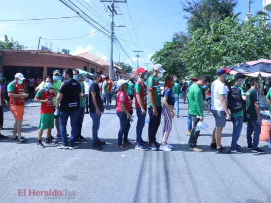 Belleza, calor y buen ambiente en la previa del juego entre Motagua y Marathón