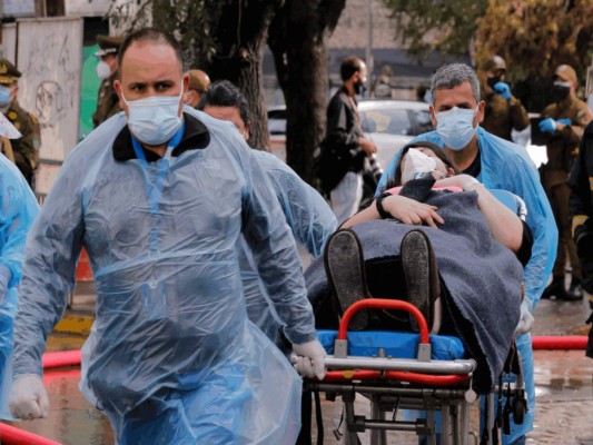 La dramática evacuación de pacientes entubados por incendio en hospital de Chile (Fotos)