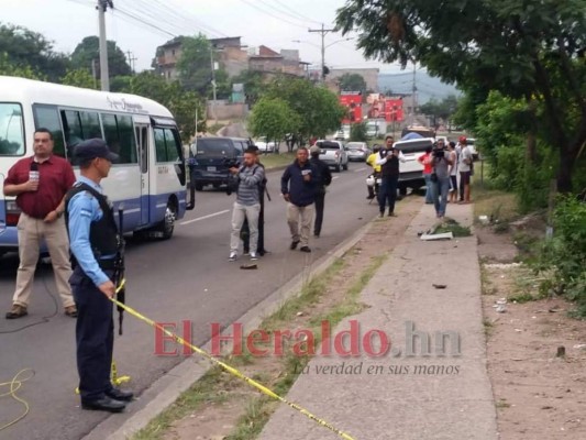 FOTOS: Dolor y resignación en sepelio de pareja atropellada en el anillo periférico