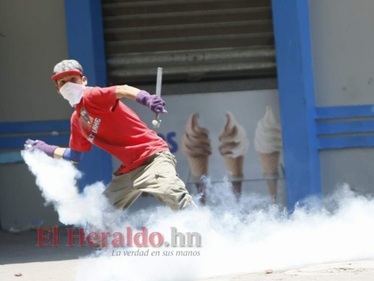 Las impactantes imágenes que dejaron las violentas protestas por el Día del Trabajador