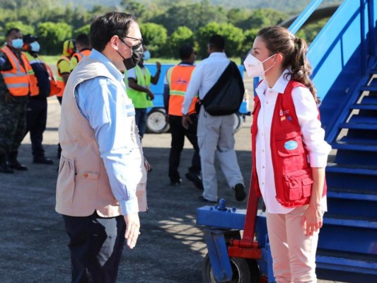 El sencillo look de la reina Letizia en su visita solidaria a Honduras (FOTOS)