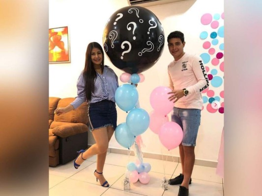 FOTOS: Jhow Benavídez enternece las redes al presentar a su primera hija