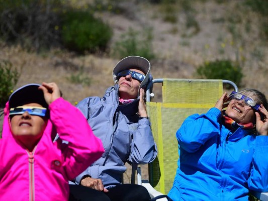 El eclipse solar total y las mejores imágenes en el sur de América