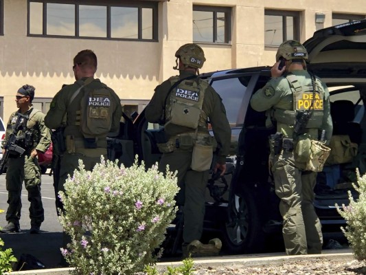 FOTOS: Desconsuelo, lágrimas y dolor entre los familiares de las víctimas de la masacre en un centro comercial de El Paso, Texas