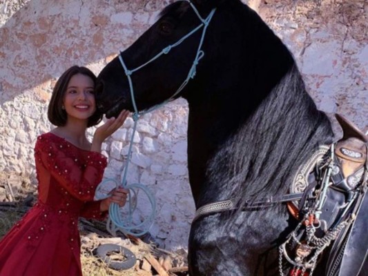 FOTOS: Así es Ángela Aguilar, la talentosa y hermosa hija de Pepe Aguilar