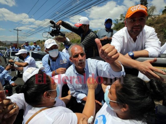 Con una caravana, fotografías y discursos Nasry Asfura cierra su campaña en la capital (FOTOS)