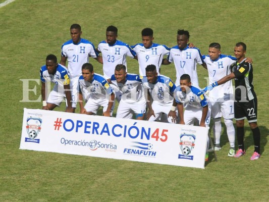 La mejores fotos de Honduras contra Canadá por el pase a la hexagonal