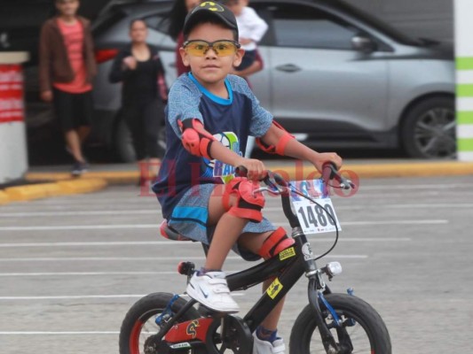 Fotos: Así se vive la Vuelta Ciclística Infantil de EL HERALDO