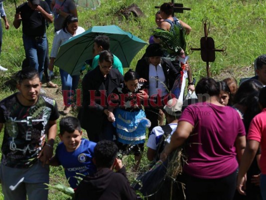 FOTOS: Doloroso último adiós a estudiante secuestrado y hallado muerto en la capital