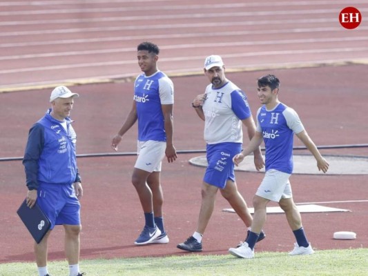 Choco Lozano, Alberth Elis y Jonathan Rubio entrenaron con la Selección de Honduras en el estadio Olímpico