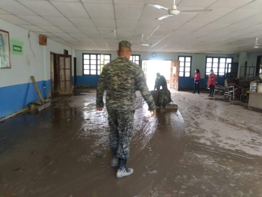 FOTOS: Inician las evacuaciones en la zona norte por ingreso de Iota