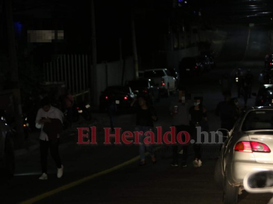 Fiesta y descontrol: Así retan al covid y a la ley en las discotecas de la capital