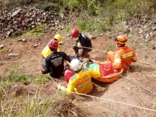 Fotos: Así fue el simulacro que se llevó a cabo en El Berrinche, después de 20 años del huracán Mitch