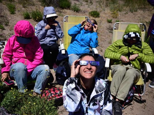 El eclipse solar total y las mejores imágenes en el sur de América