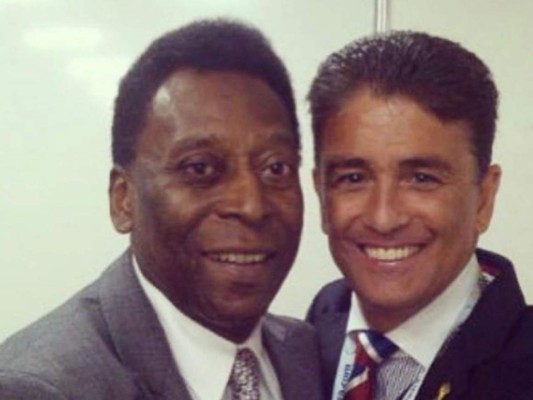 Famosos jugadores felicitan a la leyenda del fútbol, Pelé, en su cumpleaños 80