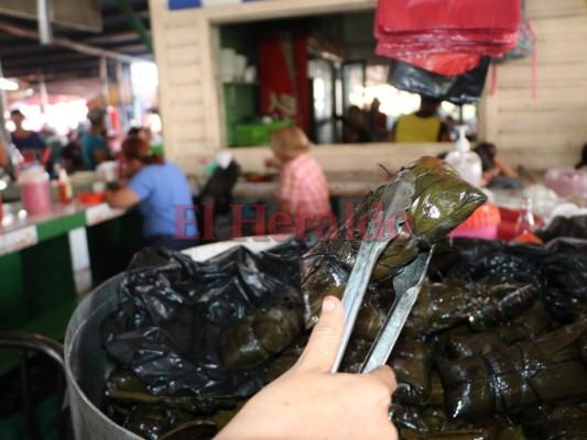 Tradición Navideña: Los tamales que abundan en los mercados de la capital