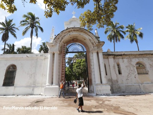 12 tumbas icónicas del Cementerio General de Comayagüela en el Distrito Central