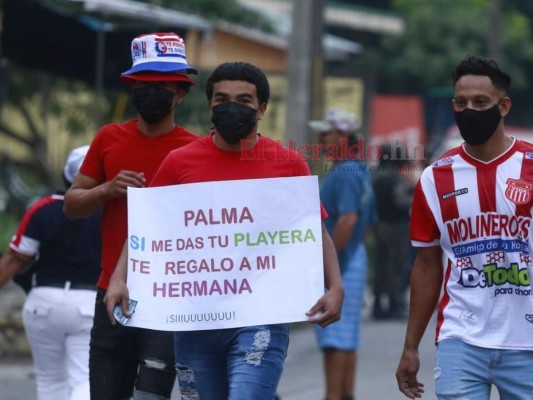 ¡Llenazo en el Municipal Ceibeño! Aficionados de Olimpia y Vida ponen ambiente festivo en La Ceiba