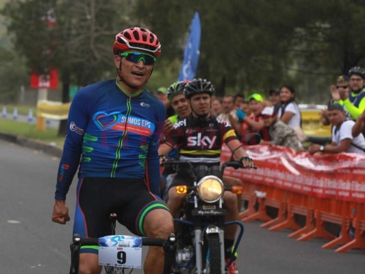 Fotos: Momento en el que Jorge Torres se alzó como campeón de la Séptima Vuelta Ciclística de EL HERALDO 2018