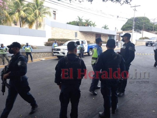 Calles cerradas y tensión dejó falsa alarma de bomba en la Embajada de EEUU