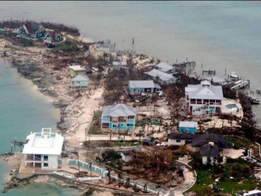 Las primeras fotos aéreas de la devastación de Dorian en Bahamas