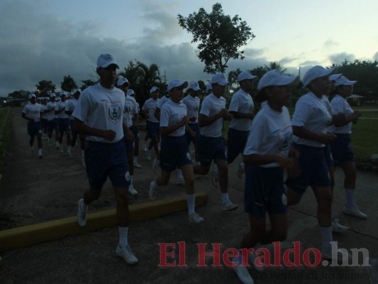 FOTOS: Así es un día en la formación de los agentes penitenciarios