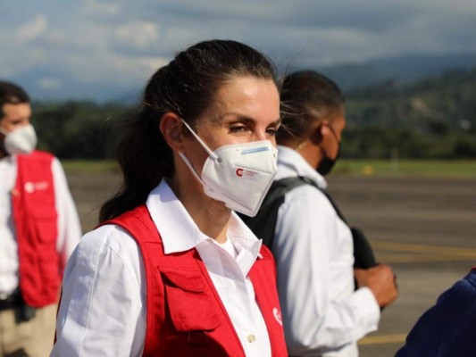 El sencillo look de la reina Letizia en su visita solidaria a Honduras (FOTOS)