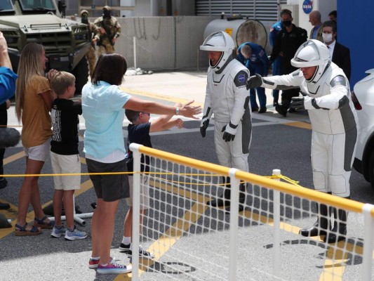 Así fue la despedida de los astronautas antes de abordar el SpaceX