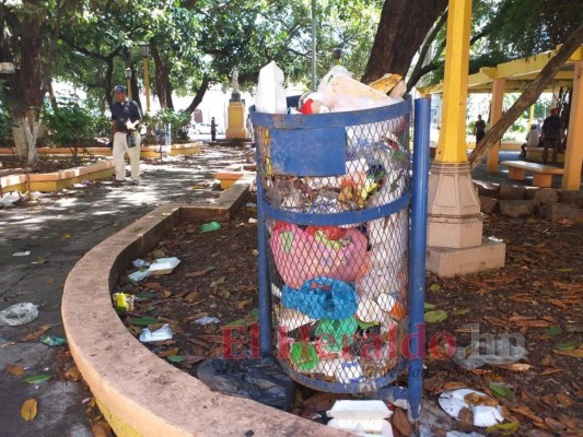 Abandonado y lleno de basura, así está el parque La Libertad de Comayagüela