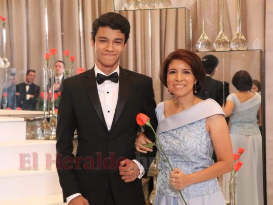 FOTOS: Elegancia y estilo en la Prom 2019 de la Americana