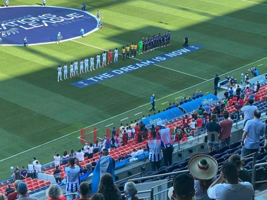 Lo que no se miró en TV: La afición sin mascarilla y el desconsuelo catracho al perder