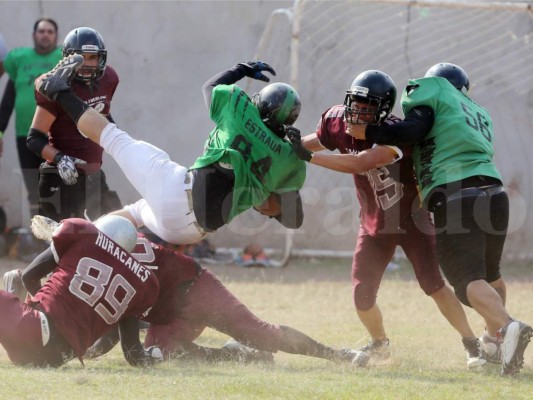 Raptors ganó el primer clásico de la temporada 2016 a Huracanes en el fútbol americano en la capital de Honduras.