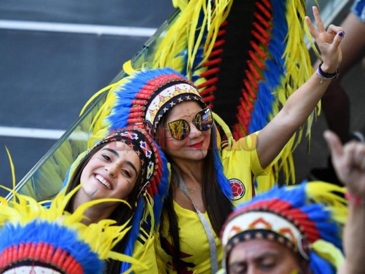 Hermosas colombianas presenciaron el pase a octavos de su equipo ante Senegal