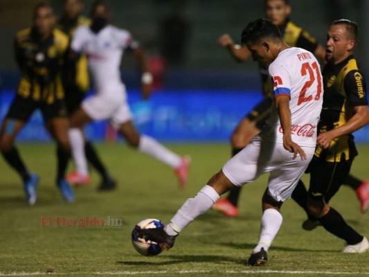 Las mejores fotos del empate entre Olimpia y Real España en el Estadio Nacional