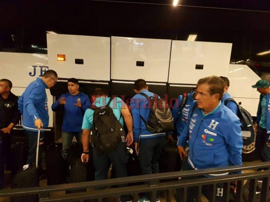 FOTOS: La Selección de Honduras va en camino y llegará la tarde de este domingo a Australia