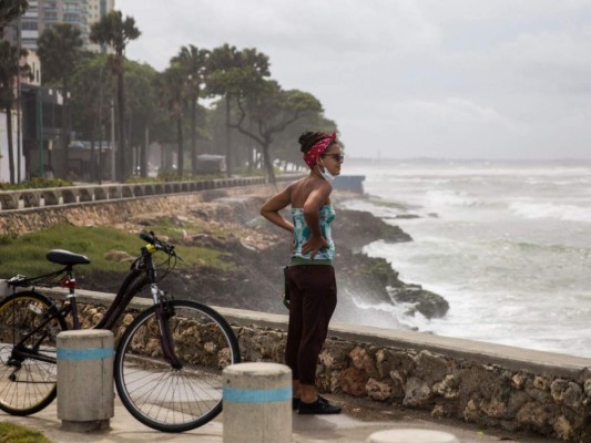 Las primeras imágenes de los estragos del huracán Elsa en el Caribe