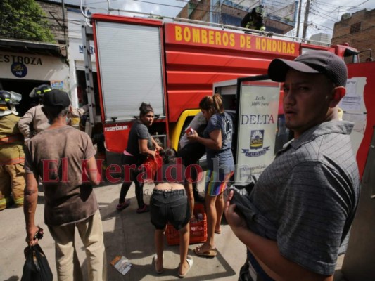 Incendio convierte en cenizas dos viviendas abandonadas en El Centavo (FOTOS)