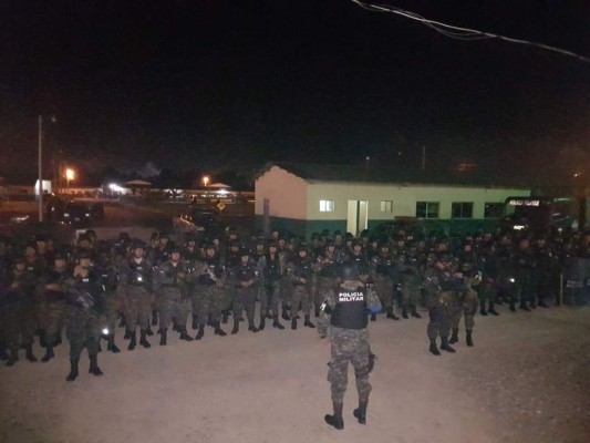 FOTOS: Así fue el traslado de reos de San Pedro hacia otras cárceles de Honduras