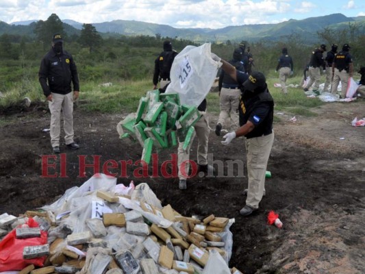 Así fue la 'incineración sin precedentes' de más de 3 mil kilogramos de cocaína en la capital 