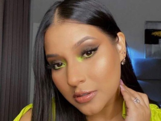 Hondureña Kriz Reales es sensación en redes por sus impresionantes looks de maquillaje