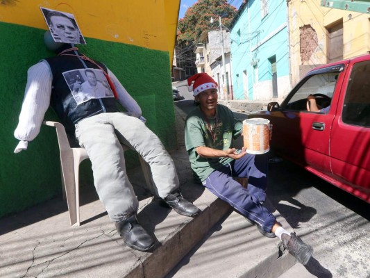 Hondureños quemarán monigotes en fiesta de fin de año para darle la bienvenida al 2016