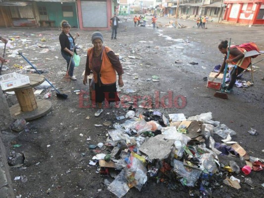 Más de 100 toneladas de basura dejó la Navidad en las calles capitalinas