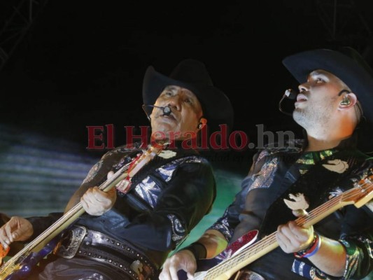 FOTOS: Bronco puso a bailar y a cantar a sus fans en Choluteca