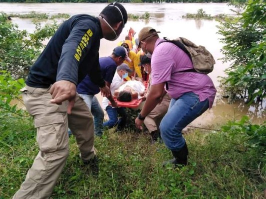 Continúa el rescate de hondureños afectados tras el doloroso paso de Eta (FOTOS)