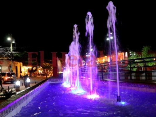 FOTOS: Así es la vida nocturna en el Centro Histórico de Comayagua